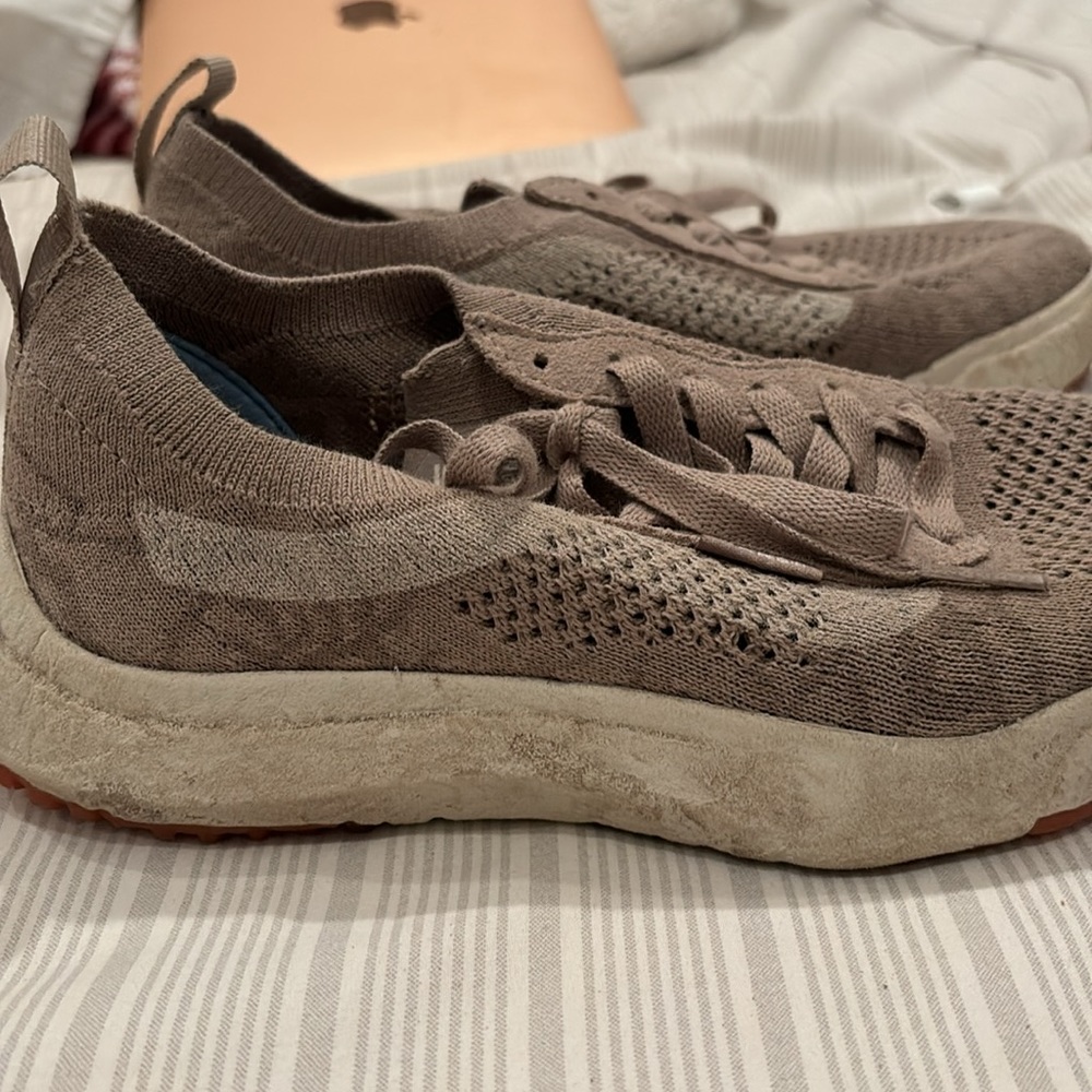 Vans - Picture 2 of 2